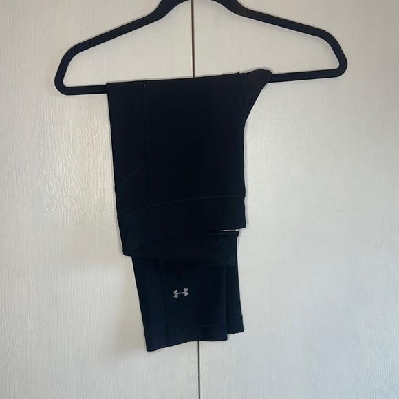 UNDER ARMOUR CROP LEGGING - Picture 1 of 4